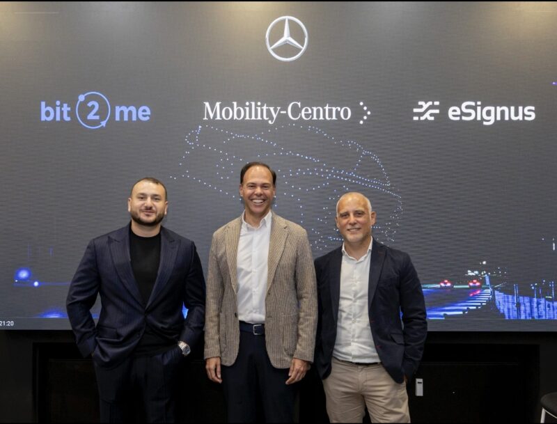 Andrei Manuel, COO y co-founder de Bit2Me, Alejandro González, de Mobility-Centro y Daniel Hernández, de eSignus 